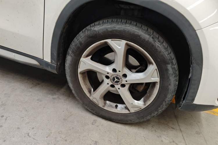 Used Mercedes-Benz GLA 2018 GLA 200 Sport Edition Right Front Wheel Hub