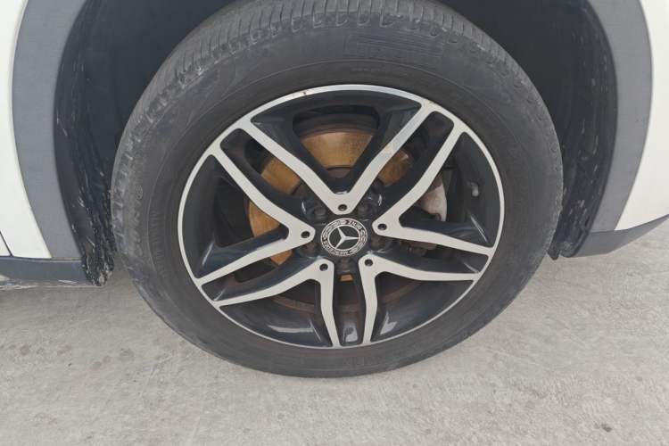 Used Mercedes-Benz GLA 2018 GLA 200 Fashion Model Right Front Wheel Hub