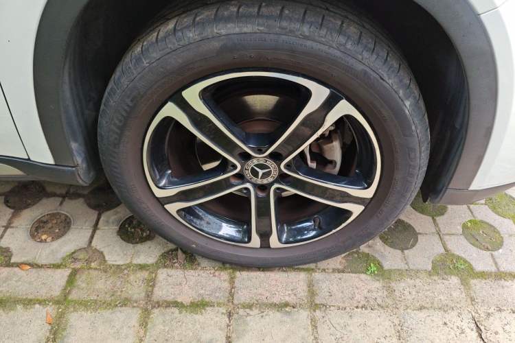 Used Mercedes-Benz GLA 2018 GLA 200 Fashion Model Right Front Wheel Hub