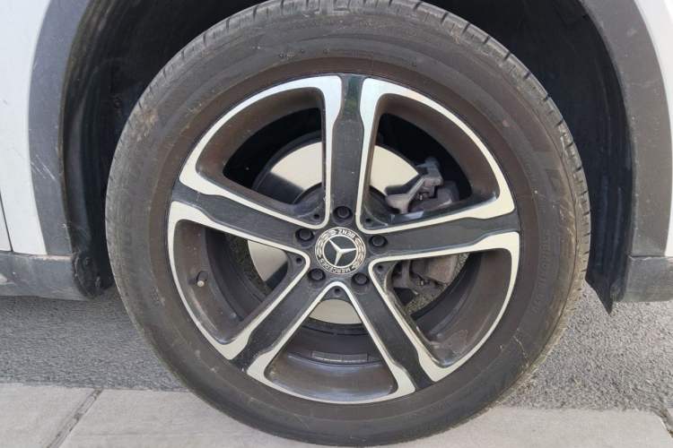 Used Mercedes-Benz GLA 2018 GLA 200 Fashion Model Right Front Wheel Hub