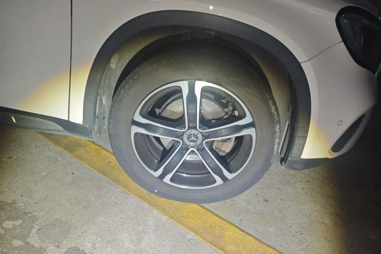 Used Mercedes-Benz GLA 2018 GLA 200 Fashion Model Right Front Wheel Hub