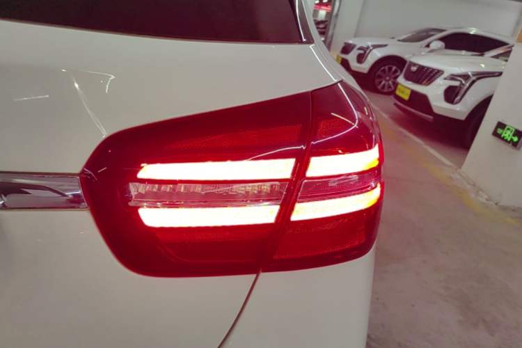Used Mercedes-Benz GLA 2018 GLA 200 Sport Edition Right Rear Taillight