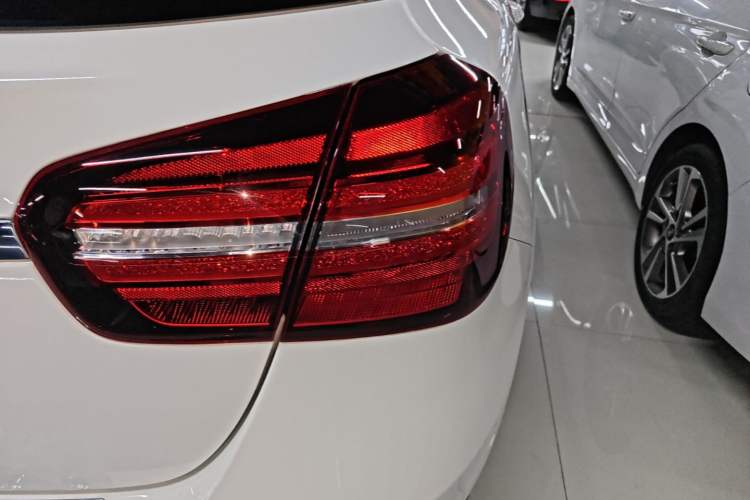 Used Mercedes-Benz GLA 2018 GLA 200 Fashion Model Right Rear Taillight
