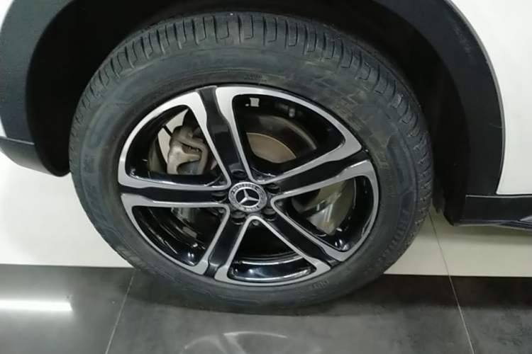 Used Mercedes-Benz GLA 2018 GLA 200 Fashion Model Right Rear Wheel Hub