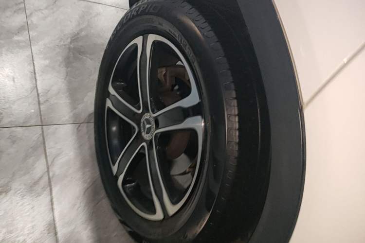 Used Mercedes-Benz GLA 2018 GLA 200 Fashion Model Right Rear Wheel Hub