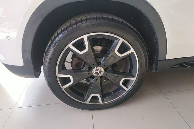 Used Mercedes-Benz GLA 2018 GLA 220 4MATIC Sport Edition Right Rear Wheel Hub