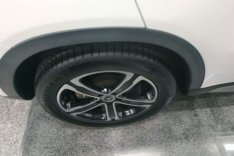 Used Mercedes-Benz GLA 2018 GLA 200 Fashion Model Right Rear Wheel Hub