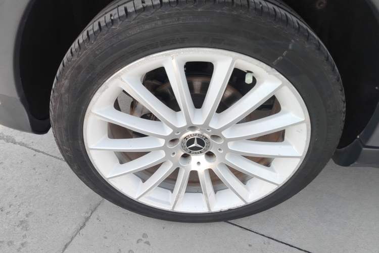 Used Mercedes-Benz GLA 2018 GLA 200 Polar Limited Edition Right Rear Wheel Hub