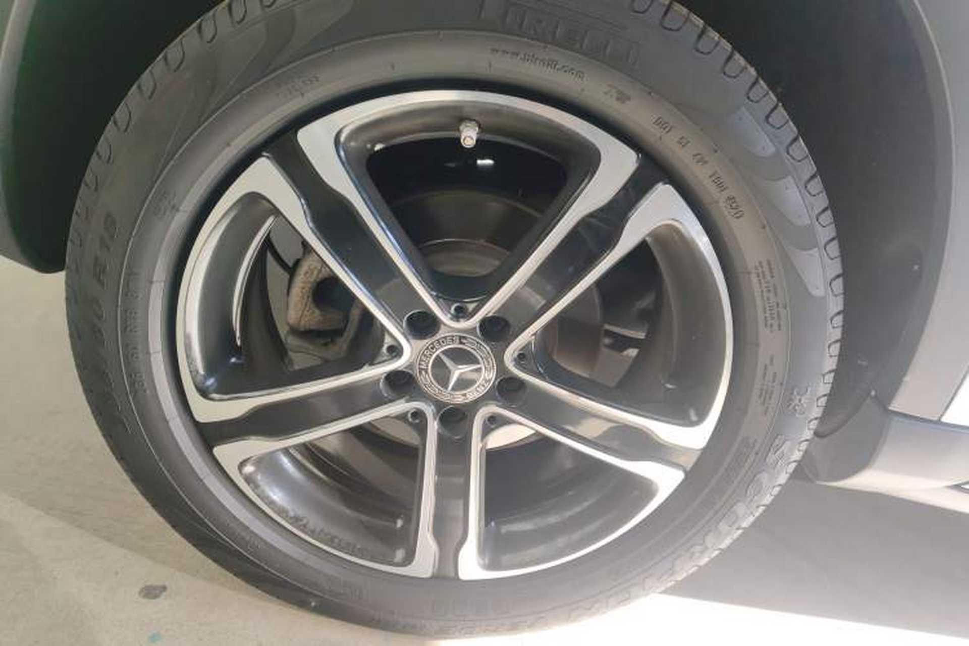 Used Mercedes-Benz GLA 2018 GLA 200 Fashion Model Right Rear Wheel Hub