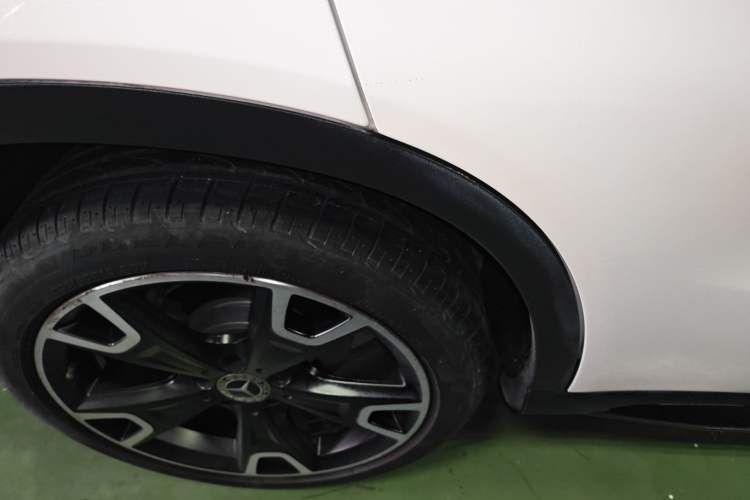 Used Mercedes-Benz GLA 2018 GLA 220 4MATIC Sport Edition Right Rear Wheel Hub
