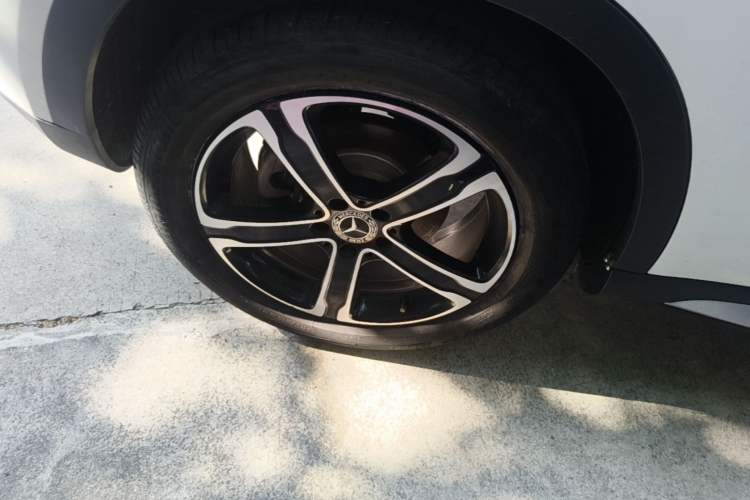 Used Mercedes-Benz GLA 2018 GLA 200 Fashion Model Right Rear Wheel Hub
