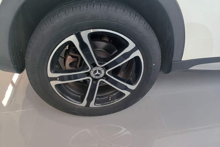 Used Mercedes-Benz GLA 2018 GLA 200 Fashion Model Right Rear Wheel Hub
