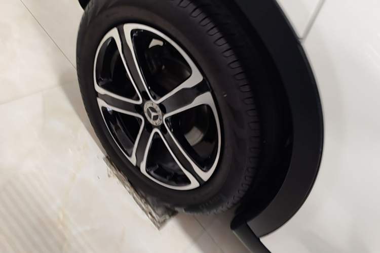 Used Mercedes-Benz GLA 2018 GLA 200 Fashion Model Right Rear Wheel Hub