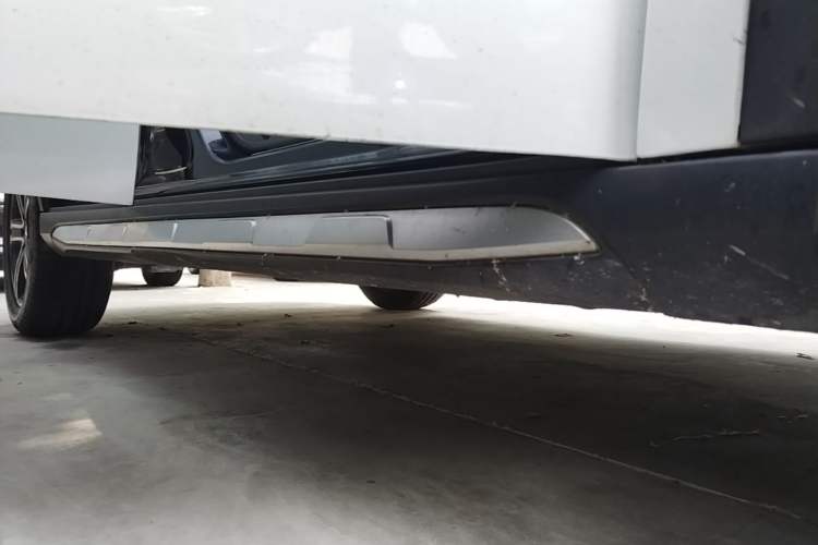 Used Mercedes-Benz GLA 2018 GLA 200 Fashion Model Right Side Sill