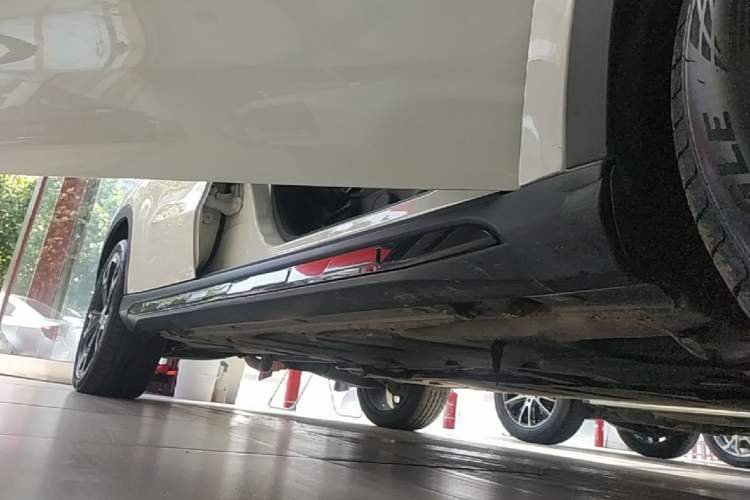 Used Mercedes-Benz GLA 2018 GLA 220 4MATIC Sport Edition Right Side Sill