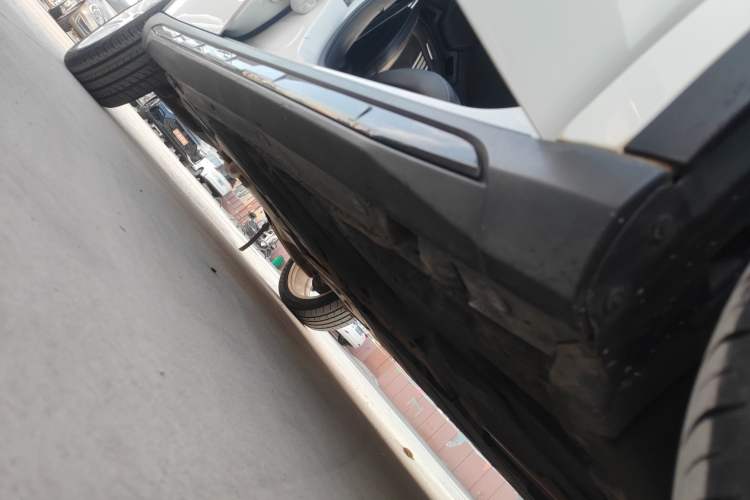 Used Mercedes-Benz GLA 2018 GLA 200 Polar Limited Edition Right Side Sill