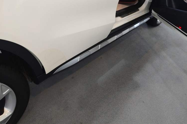 Used Mercedes-Benz GLA 2018 GLA 200 Sport Edition Right Side Sill