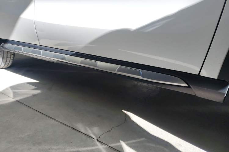 Used Mercedes-Benz GLA 2018 GLA 200 Fashion Model Right Side Sill