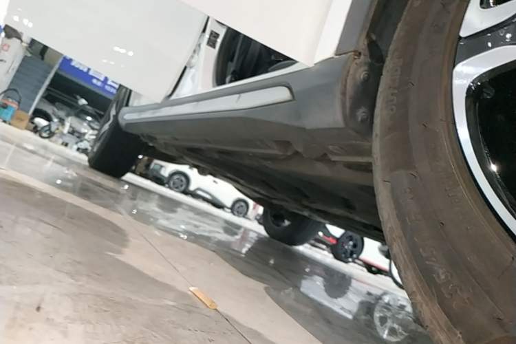 Used Mercedes-Benz GLA 2018 GLA 200 Fashion Model Right Side Sill