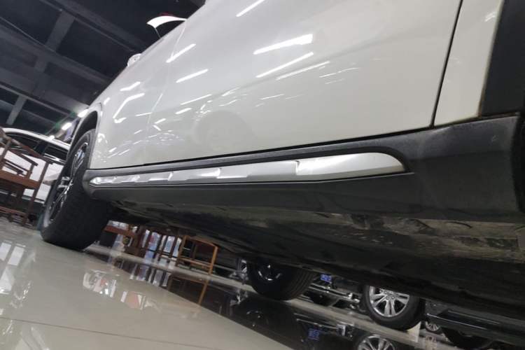 Used Mercedes-Benz GLA 2018 GLA 200 Fashion Model Right Side Sill