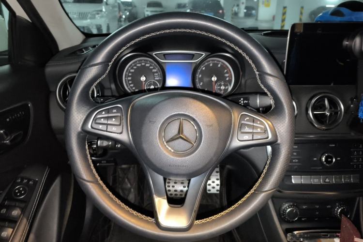 Used Mercedes-Benz GLA 2018 GLA 200 Fashion Model Steering Wheel