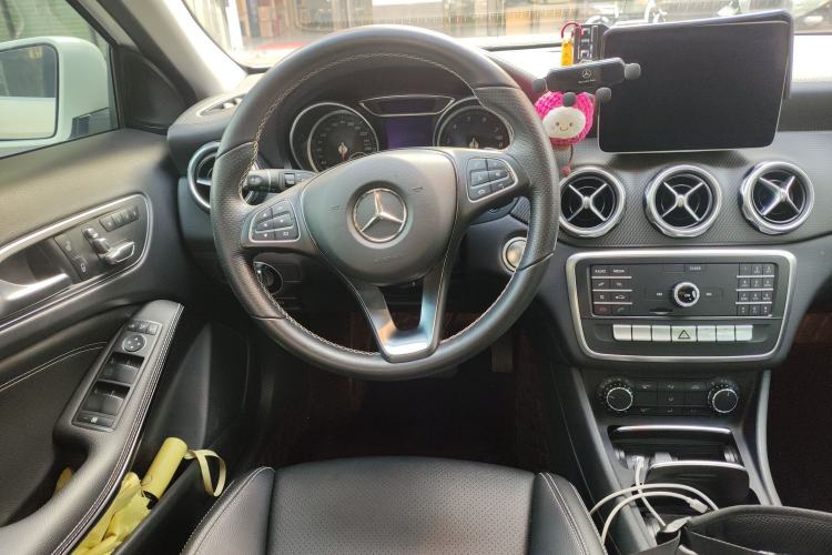 Used Mercedes-Benz GLA 2018 GLA 200 Fashion Model Steering Wheel
