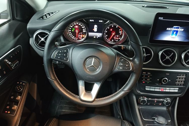 Used Mercedes-Benz GLA 2018 GLA 200 Fashion Model Steering Wheel