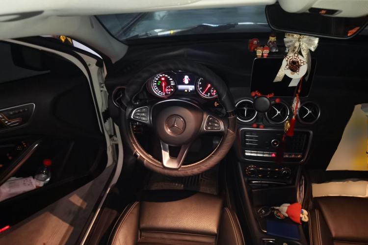 Used Mercedes-Benz GLA 2018 GLA 220 4MATIC Sport Edition Steering Wheel