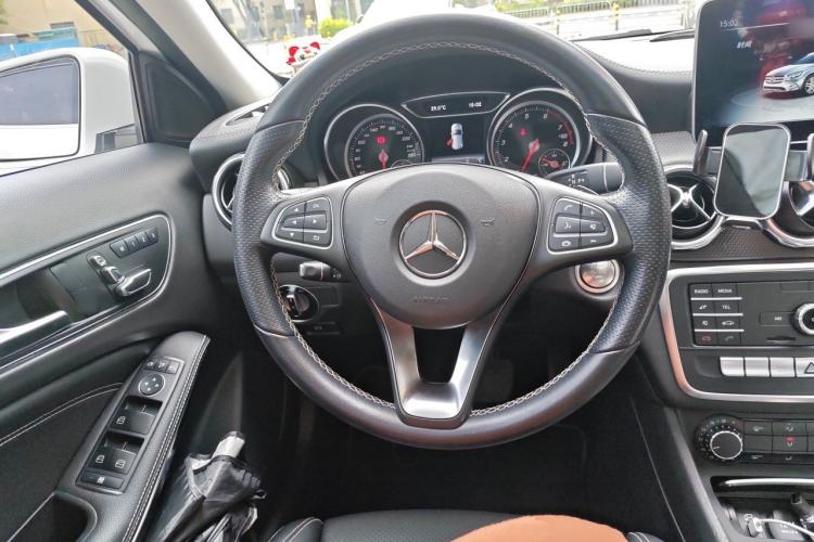 Used Mercedes-Benz GLA 2018 GLA 200 Fashion Model Steering Wheel