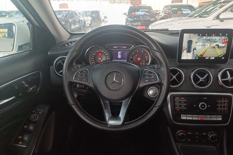 Used Mercedes-Benz GLA 2018 GLA 200 Sport Edition Steering Wheel