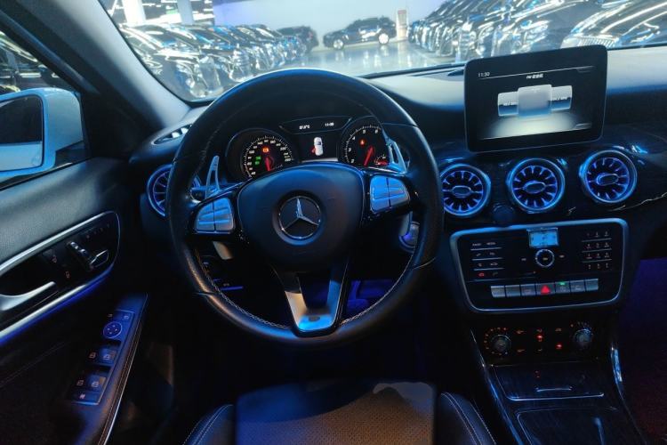 Used Mercedes-Benz GLA 2018 GLA 200 Sport Edition Steering Wheel