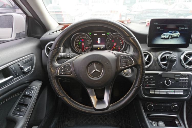 Used Mercedes-Benz GLA 2018 GLA 200 Fashion Model Steering Wheel