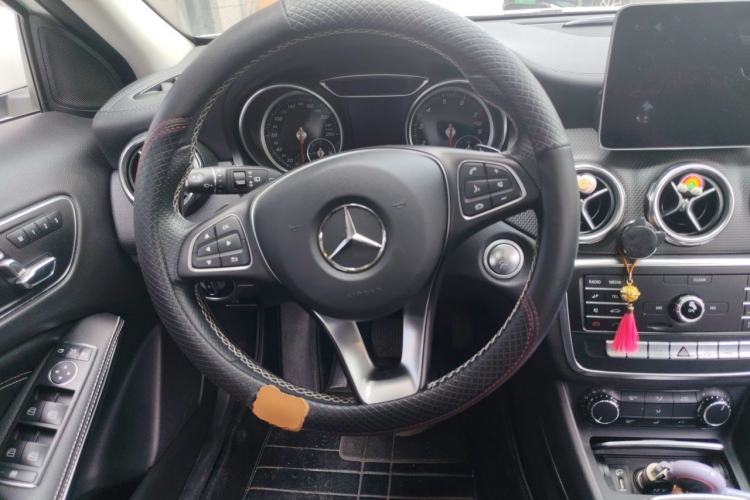 Used Mercedes-Benz GLA 2018 GLA 200 Fashion Model Steering Wheel