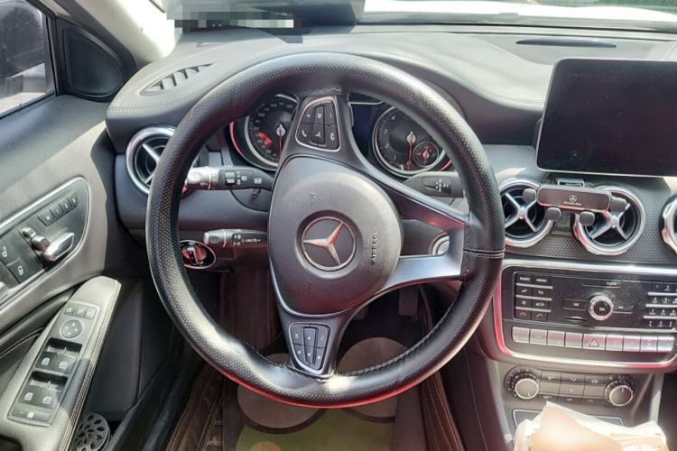 Used Mercedes-Benz GLA 2018 GLA 220 4MATIC Sport Edition Steering Wheel