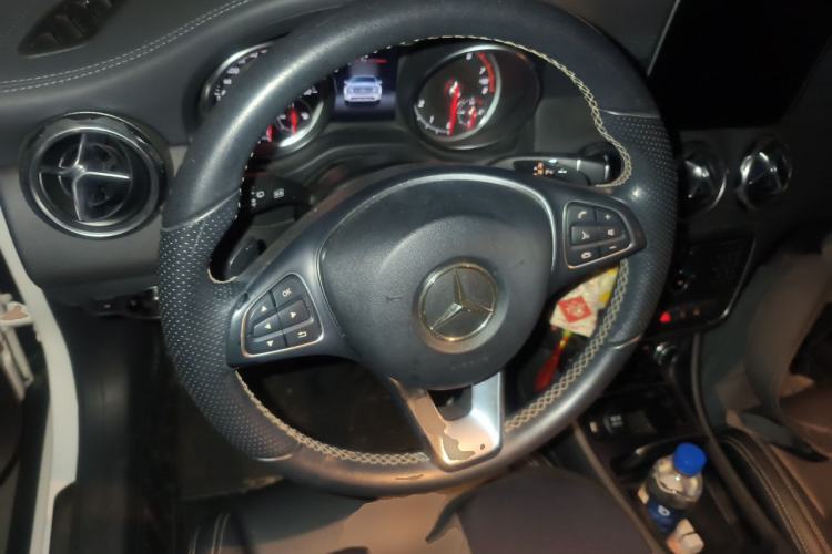 Used Mercedes-Benz GLA 2018 GLA 200 Fashion Model Steering Wheel