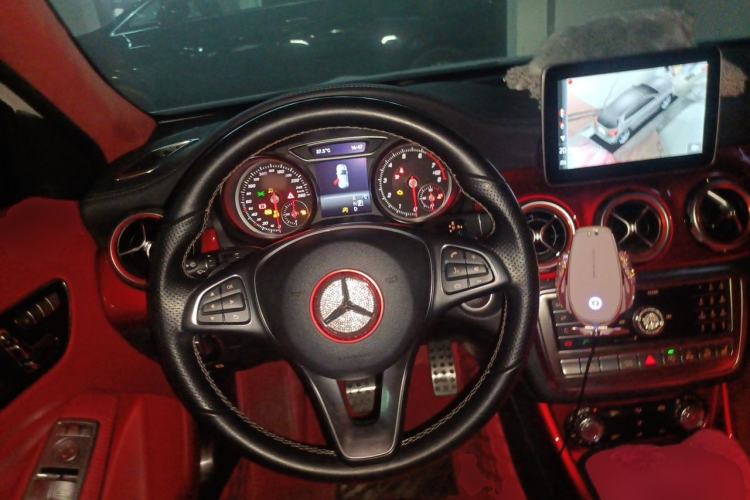 Used Mercedes-Benz GLA 2018 GLA 220 4MATIC Sport Edition Steering Wheel