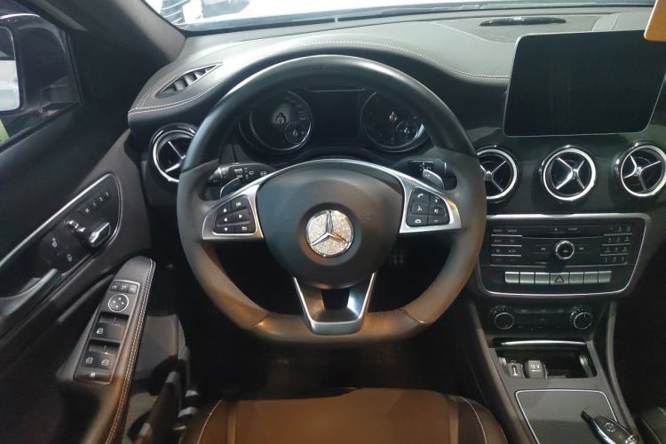 Used Mercedes-Benz GLA 2018 GLA 200 Polar Limited Edition Steering Wheel