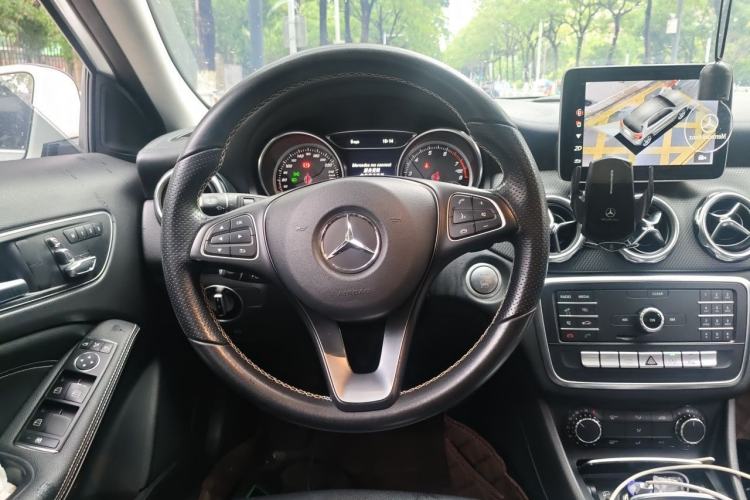Used Mercedes-Benz GLA 2018 GLA 200 Fashion Model Steering Wheel