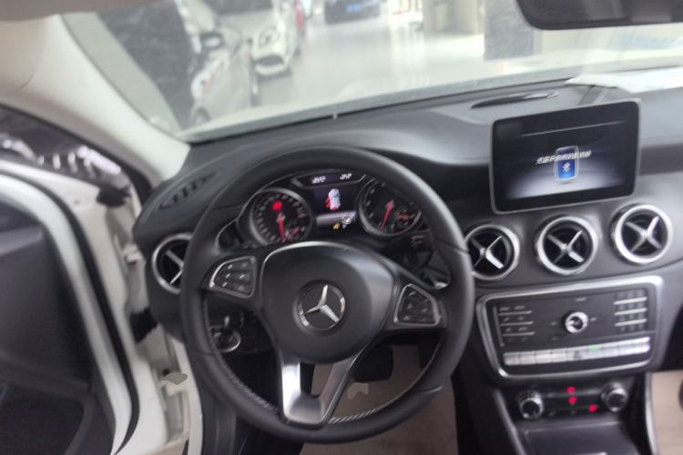 Used Mercedes-Benz GLA 2018 GLA 220 4MATIC Sport Edition Steering Wheel