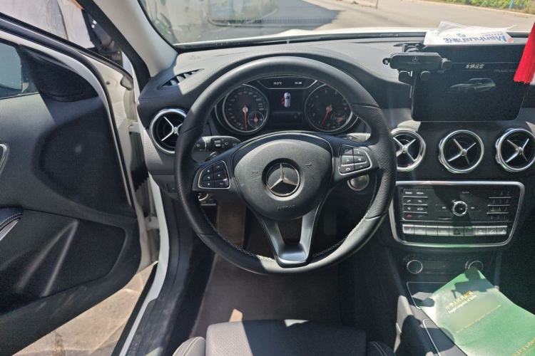 Used Mercedes-Benz GLA 2018 GLA 220 4MATIC Sport Edition Steering Wheel