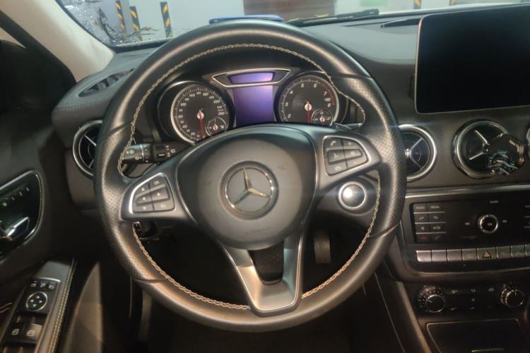 Used Mercedes-Benz GLA 2018 GLA 220 4MATIC Sport Edition Steering Wheel