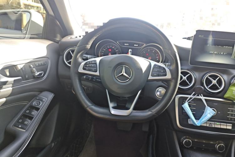 Used Mercedes-Benz GLA 2018 GLA 200 Sport Edition Steering Wheel