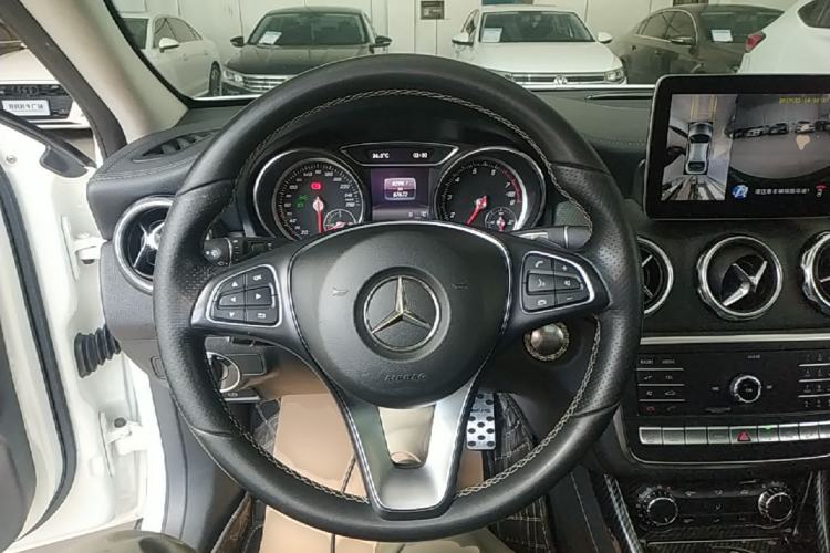 Used Mercedes-Benz GLA 2018 GLA 220 4MATIC Sport Edition Steering Wheel