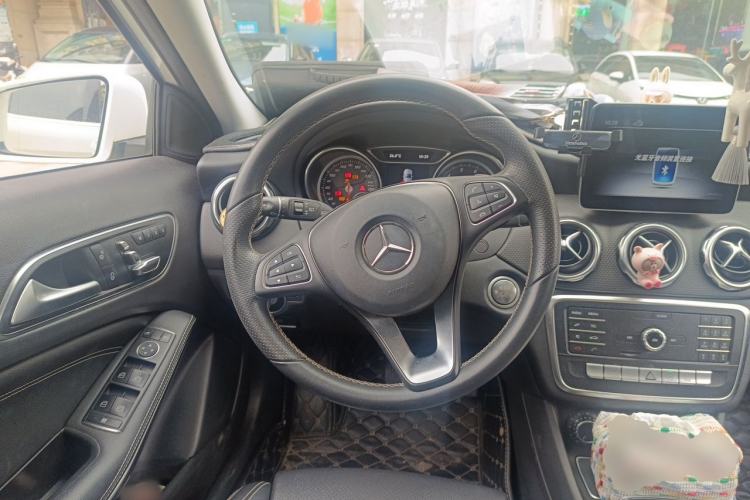 Used Mercedes-Benz GLA 2018 GLA 200 Sport Edition Steering Wheel