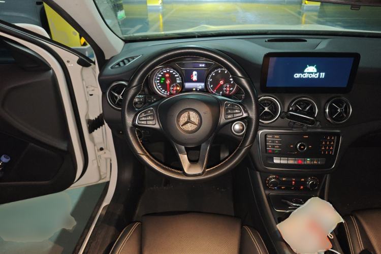 Used Mercedes-Benz GLA 2018 GLA 200 Sport Edition Steering Wheel