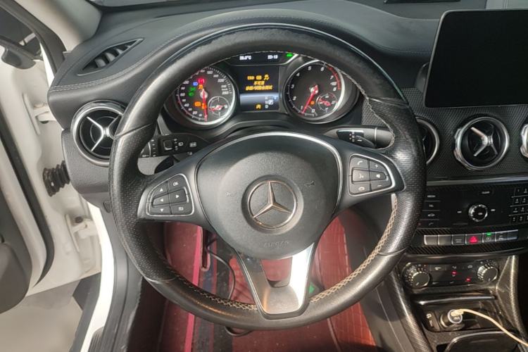 Used Mercedes-Benz GLA 2018 GLA 200 Fashion Model Steering Wheel