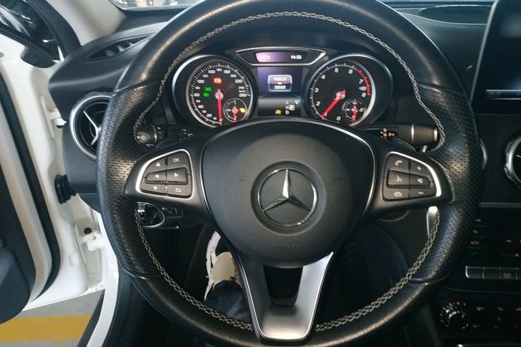 Used Mercedes-Benz GLA 2018 GLA 200 Sport Edition Steering Wheel