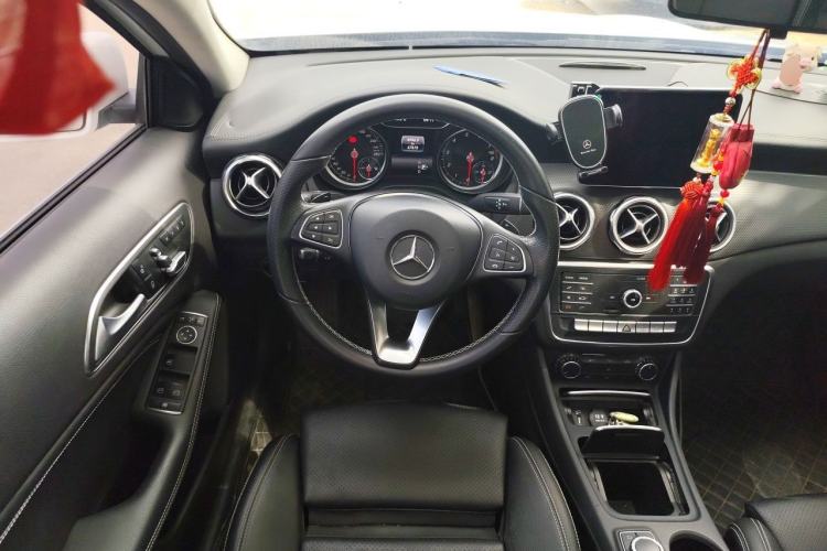 Used Mercedes-Benz GLA 2018 GLA 200 Fashion Model Steering Wheel