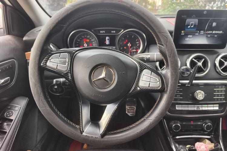 Used Mercedes-Benz GLA 2018 GLA 200 Sport Edition Steering Wheel