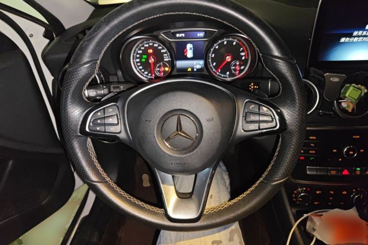 Used Mercedes-Benz GLA 2018 GLA 200 Sport Edition Steering Wheel